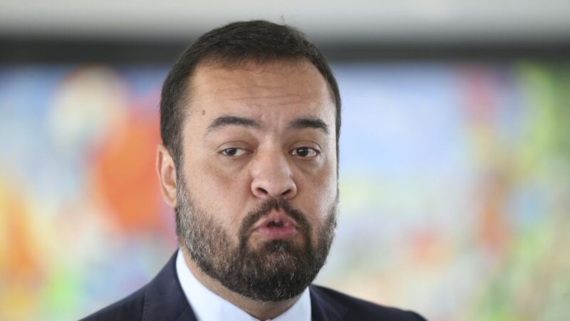 Castro diz que recuperação fiscal está bem encaminhada