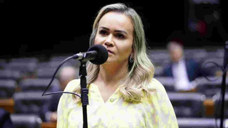 Atendimento garantido: deputada quer enquadrar operadoras que cancelaram planos de saúde