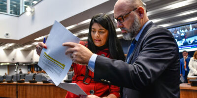 Alerj aprova emissão de documentos em braile para deficientes visuais