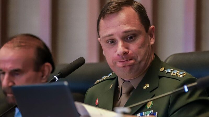 Mauro Cid já ofereceu 3 temas à PF: joias sauditas, cartão de vacina de Bolsonaro e minuta do golpe