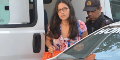 Suspeita de matar a mãe é detida tentando fugir do país