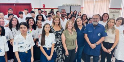 Estudantes da rede pública participam de videoconferência com a Estação da Marinha na Antártica