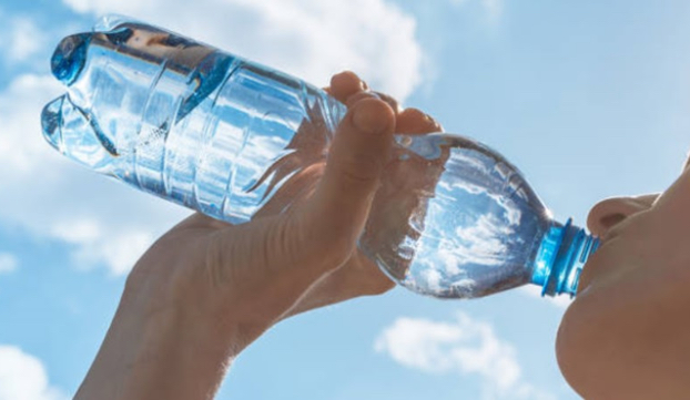 Festivais e shows no RJ terão que oferecer água gratuitamente