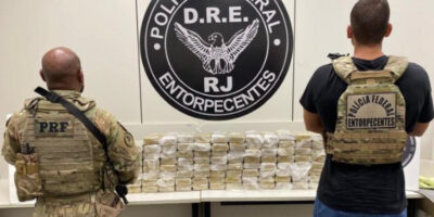 Polícia prende dois na Dutra com 120 quilos de pasta base de cocaína