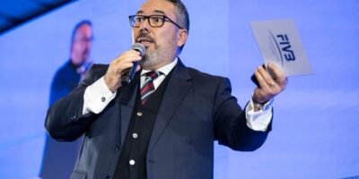 Presidente da Federação Internacional de Vôlei receberá principal honraria da Alerj