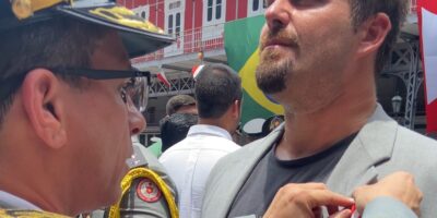 Thiago Gagliasso recebe homenagem do CBMERJ