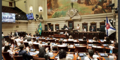 Parlamentares juvenis são homenageados na Câmara do Rio