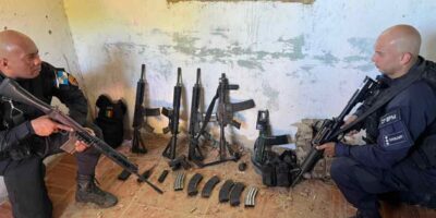 Polícia retira 732 fuzis das ruas do RJ em 2024 e bate recorde de apreensões de armas de guerra