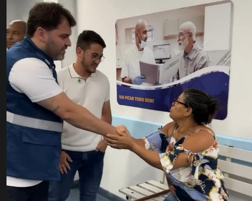 Novo prefeito de Mangaratiba arregaça as mangas e começa a trabalhar logo após a virada