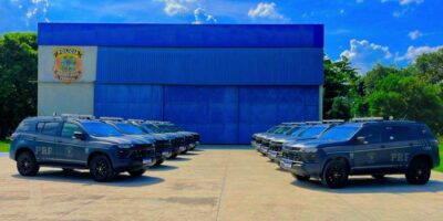 PRF reforça fiscalização das rodovias no Rio com 11 novas viaturas