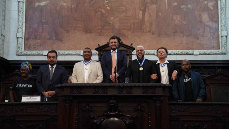 Alerj entrega Medalha Tiradentes em solenidade no Palácio Tiradentes