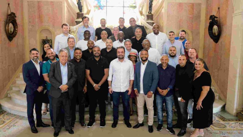 Cláudio Castro anuncia novo modelo de financiamento para o Carnaval de 2026