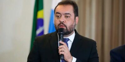 Cláudio Castro sanciona lei que autoriza doação de imóveis para construção de moradias do Minha Casa, Minha Vida