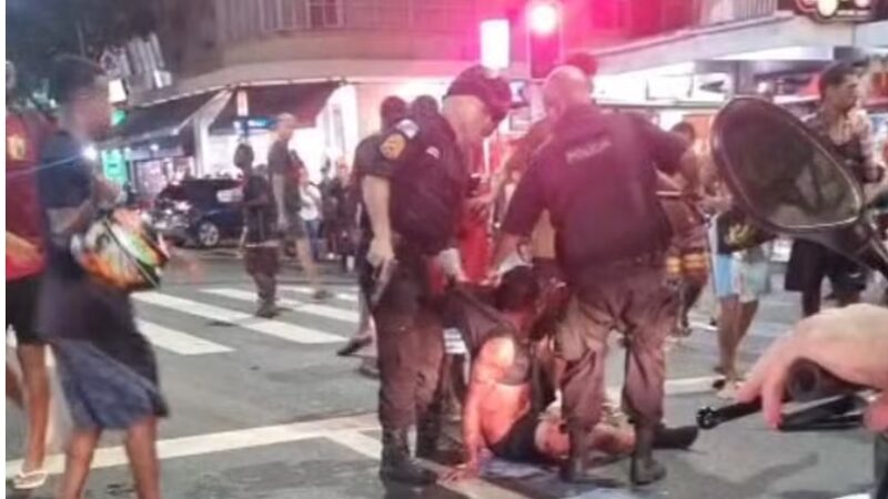 Dupla acusada de furtar motos  é espancada por multidão em Copacabana