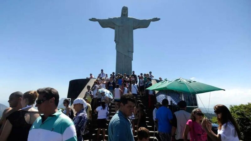 Governo do Rio implementa Programa Turiscon no Cristo Redentor para acolher turistas e monitorar implantação de melhorias