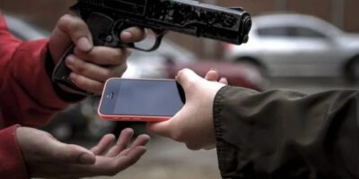 Celular: agência bancária de bolso que não tem segurança