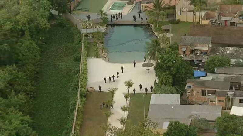 Polícia estoura resort de luxo do tráfico em favela
