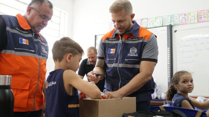 Prefeitura de Itaboraí entrega kits escolares, uniformes e avança na climatização das escolas municipais
