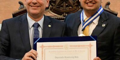 Prefeito Netinho Reis e profissionais da Saúde de Duque de Caxias recebem a Medalha Tiradentes