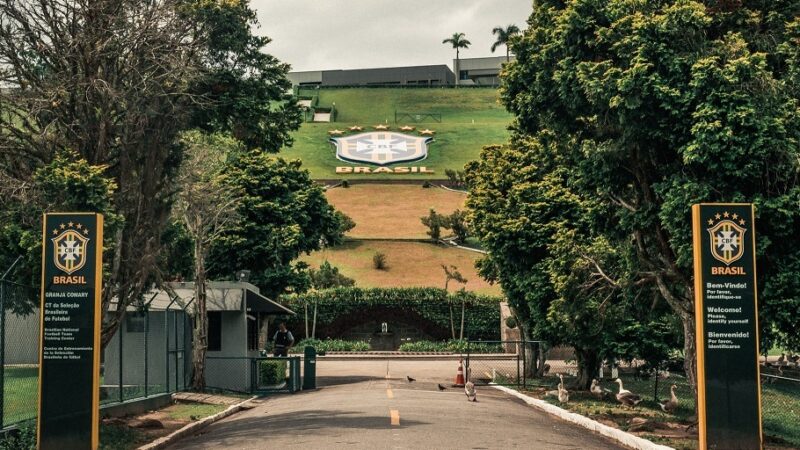 Trio é preso furtando chuteiras e bolas da CBF na Granja Comary