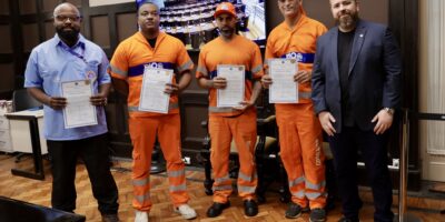 Leniel Borel homenageia garis que salvaram bebê do lixo: “Vitória é símbolo de esperança”