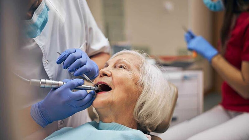 Sorriso garantido nos asilos