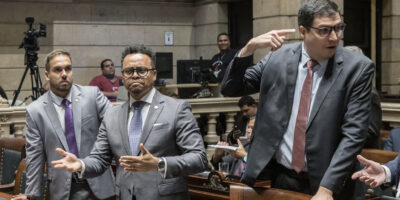 PL sobre aborto volta a incendiar Câmara do Rio e sessão acaba sob gritos e vaias