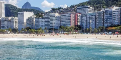 Câmara do Rio aprova proteção à orla e barra transformação de hotéis em residências