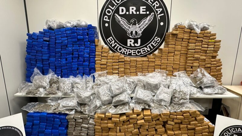 PF apreende quase 1 tonelada de drogas na Dutra e prende caminhoneiro de SC