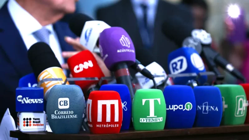 IA ameaça engolir 1 em cada 4 empregos: jornalistas já estão na mira