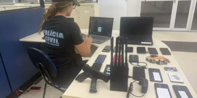 Polícia Civil prende maior desbloqueador de celulares do RJ