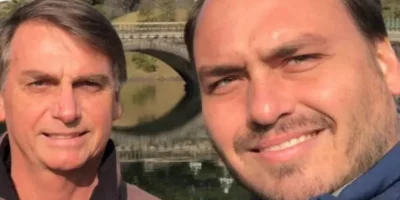 Carlos Bolsonaro desabafa sobre operação da PF: “Tento evitar ficar em casa para não lembrar”