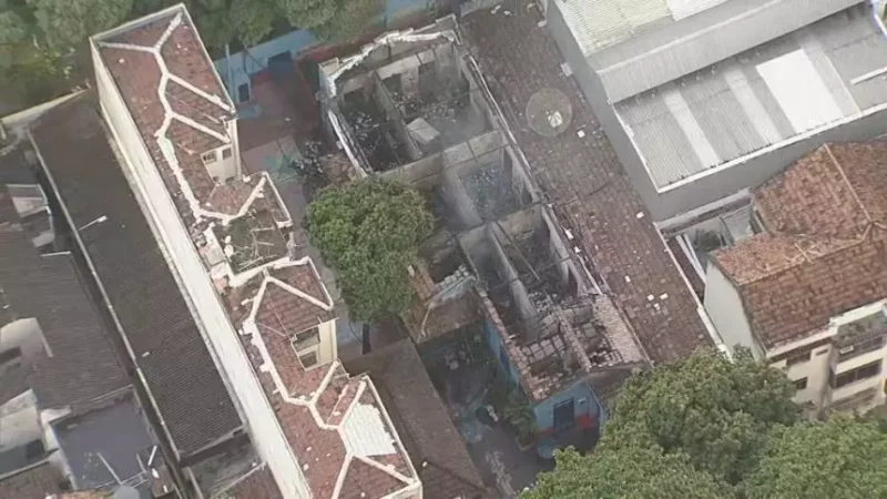 Incêndio destrói escola municipal na Tijuca