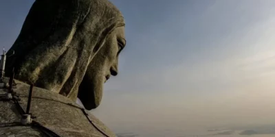Agora é Lei: Jesus Cristo é nomeado guardião do estado do Rio de Janeiro