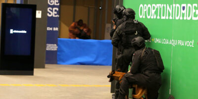 Forças de Segurança fazem simulação de roubo com refém no Terminal Gentileza