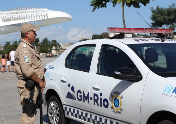 Paes autoriza compra de munições, algemas e uniformes para divisão armada da Guarda