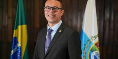 Em entrevista, deputado Douglas Gomes fala sobre projetos em tramitação na Alerj