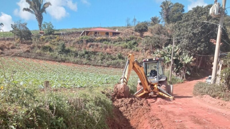 Prefeitura de Teresópolis realiza manutenção de estradas e limpeza nos distritos rurais