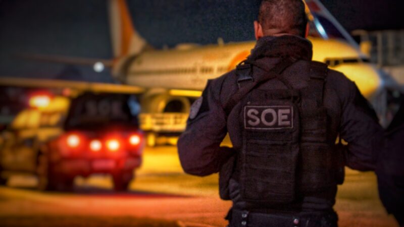 Governo do Rio transfere lideranças de facção criminosa para presídio federal no Paraná