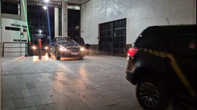 Funcionário da Caixa é alvo da PF em operação contra fraude de cartões no Rio