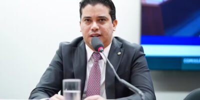 Gabinete de deputado no Ceará é alvo da PF por suspeita de desviar verba pública para eleição