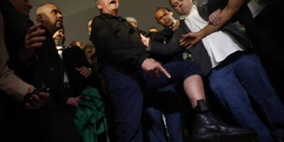 Alexandre de Moraes decreta prisão domiciliar de Bolsonaro