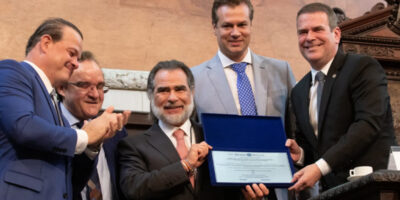 Em sessão solene, Jornal O DIA recebe título de Benemérito do Estado do Rio