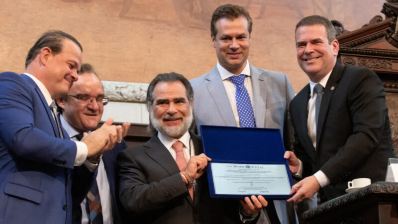 Em sessão solene, Jornal O DIA recebe título de Benemérito do Estado do Rio
