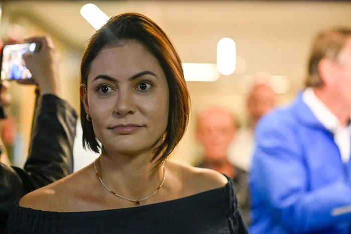 De olho em 2026, Michelle Bolsonaro transfere título eleitoral para DF