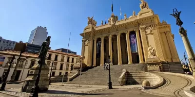 Palácio Tiradentes abre exposição inédita sobre os 75 anos do Maracanã