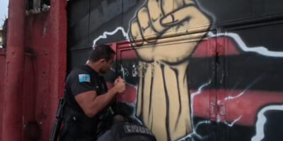 Operação contra torcidas organizadas no Rio mira suspeitos de roubos e homicídios