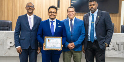 Vereador Rafael Satiê recebe título de Cidadão Honorário de Nilópolis em sessão na Câmara Municipal
