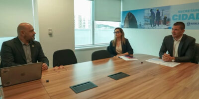 Secretaria das Cidades recebe colombiano especialista em resiliência urbana