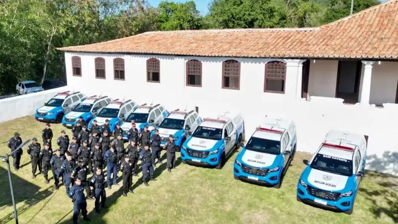 Cláudio Castro entrega viaturas e anuncia novos investimentos em São Gonçalo